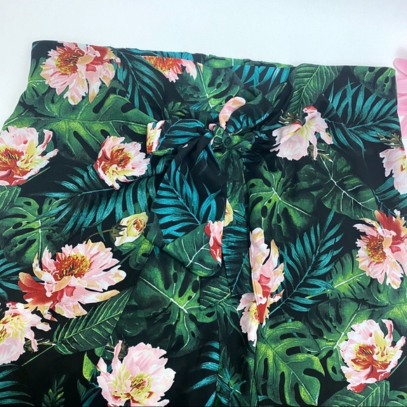 SRV X Fashion To Figure Juana Tie Front Wide Leg Flowy Pants: Tropical Floral - Picture 6 of 12